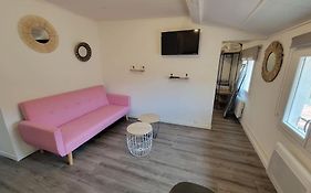 Fully Equipped Apartment 2 To 4 Beds